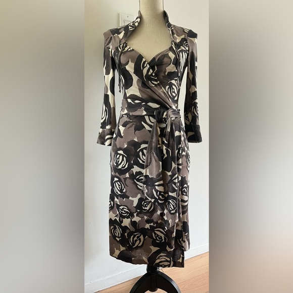 Diane Von Furstenburg Dress MIDI Wrap Silk Jersey Dress Size 4 VINTAGE - Picture 2 of 11